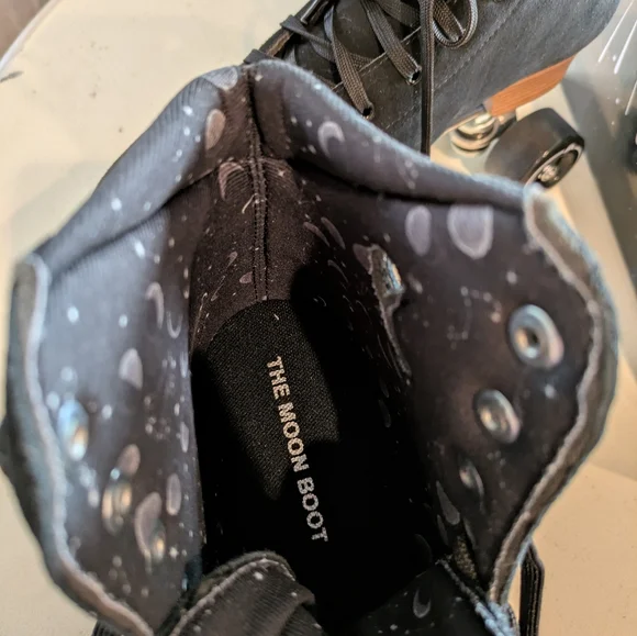 Midnight Roller Moon Boot Roller Skates - Picture 13 of 17